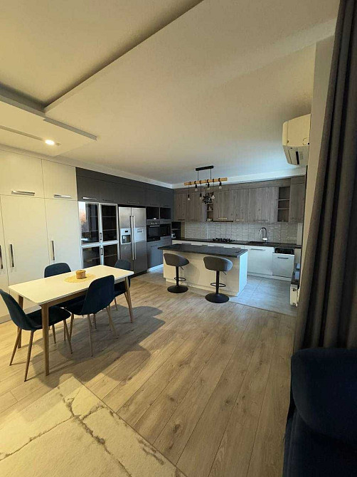 Пропонуємо в оренду простору та сучасну трикімнатну квартиру !! Ровно - изображение 1