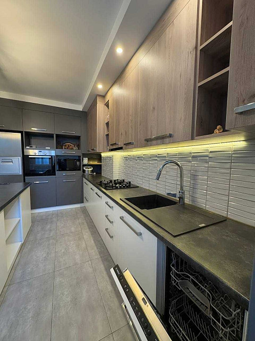 Пропонуємо в оренду простору та сучасну трикімнатну квартиру !! Ровно - изображение 8