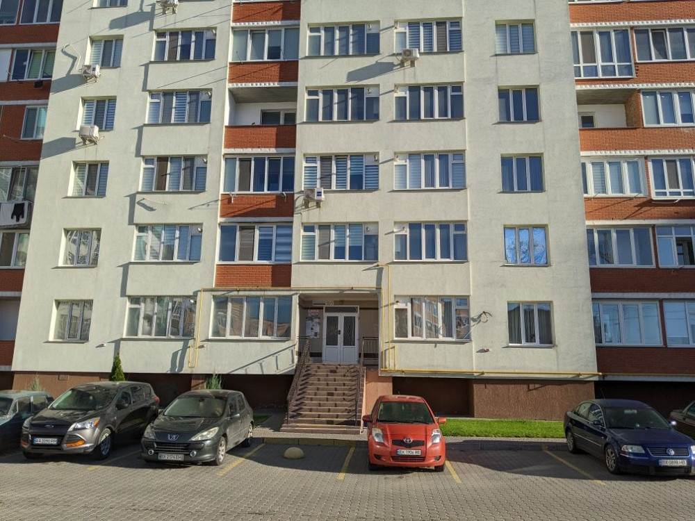 Трикімнатна новобудова. Дешевше ніж в забудовника. Озерна. Без комісії Хмельницкий - изображение 1