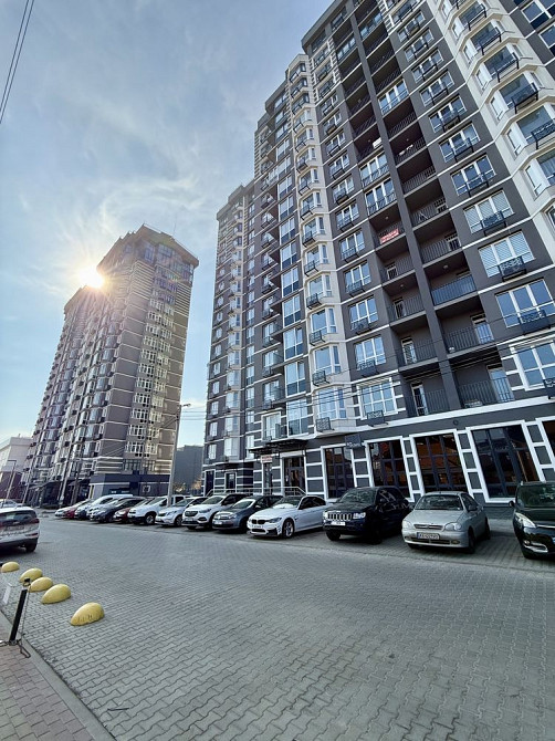 Продаж просторої трикімнатної квартири в ЖК Гранд Бурже Буча - изображение 1