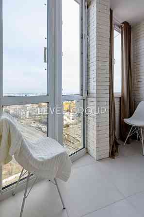 Продаж сучасної квартири (60 м) ЖК Київська Венеція пр-т Соборності 30 Киев