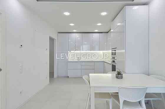 Продаж сучасної квартири (60 м) ЖК Київська Венеція пр-т Соборності 30 Киев