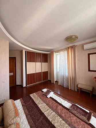 Здам в оренду простору трикімнатну квартиру Киев