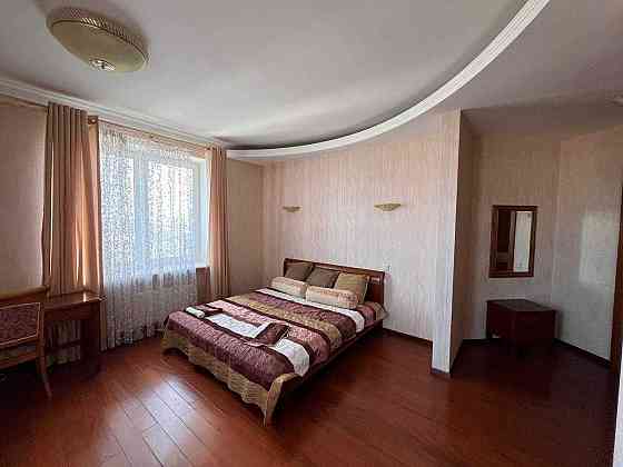 Здам в оренду простору трикімнатну квартиру Киев