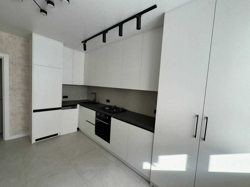 Простора 1-кімнатна квартира в ЖК “Сімейний Люкс” Черкаси - зображення 1