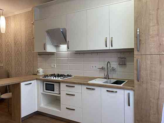 1-комн новострой, ул.Литературнная, 8 ст.Б.Фонтана Одеса