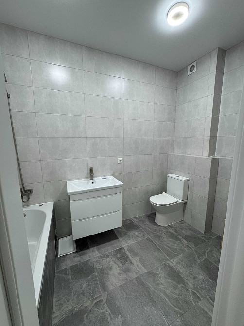 Класна двокімнатна квартира з ремонтом, великою кухньою! Ірпінь - зображення 7