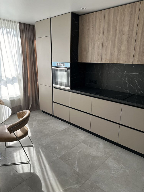 1-кім. ЖК Перфект Таун з дизайнерським ремонтом, меблями, технікою. Киев - изображение 2