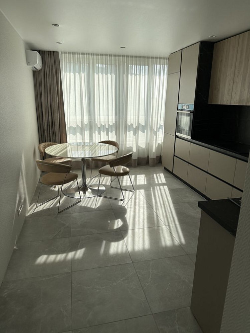 1-кім. ЖК Перфект Таун з дизайнерським ремонтом, меблями, технікою. Киев - изображение 1