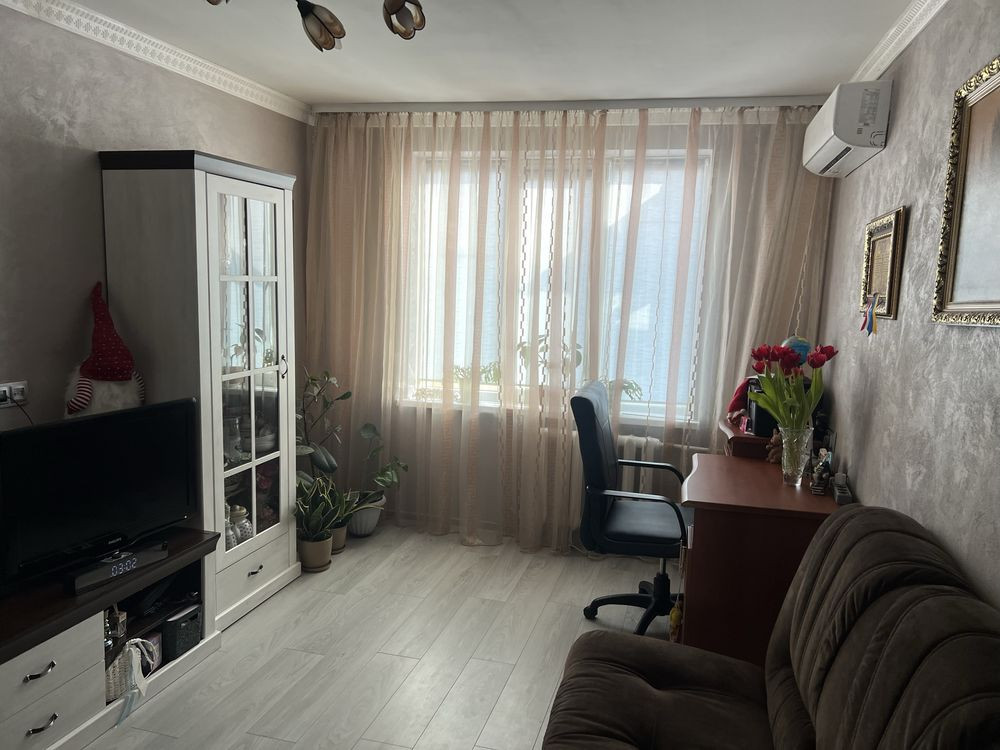 Продам 2 кімнатну квартиру (м. Луцьк, вул. Г. - Артемовського) Рованцы - изображение 1