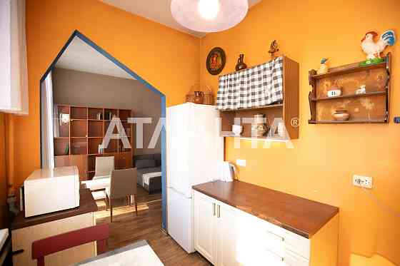 Продам 2-комнатную Сталинку в Центре Большая Арнаутская Место для авто Одеса