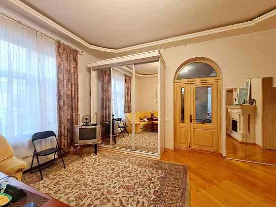 Продаж 2-кім. квартири у віллі по вулиці Гіпсова Львів