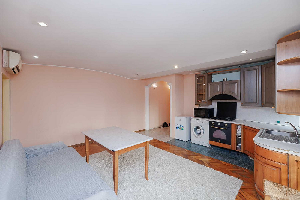 Продам 3к. квартиру возле метро Печерская 2 мин., бульв. Л.Украинки 28 Киев - изображение 3