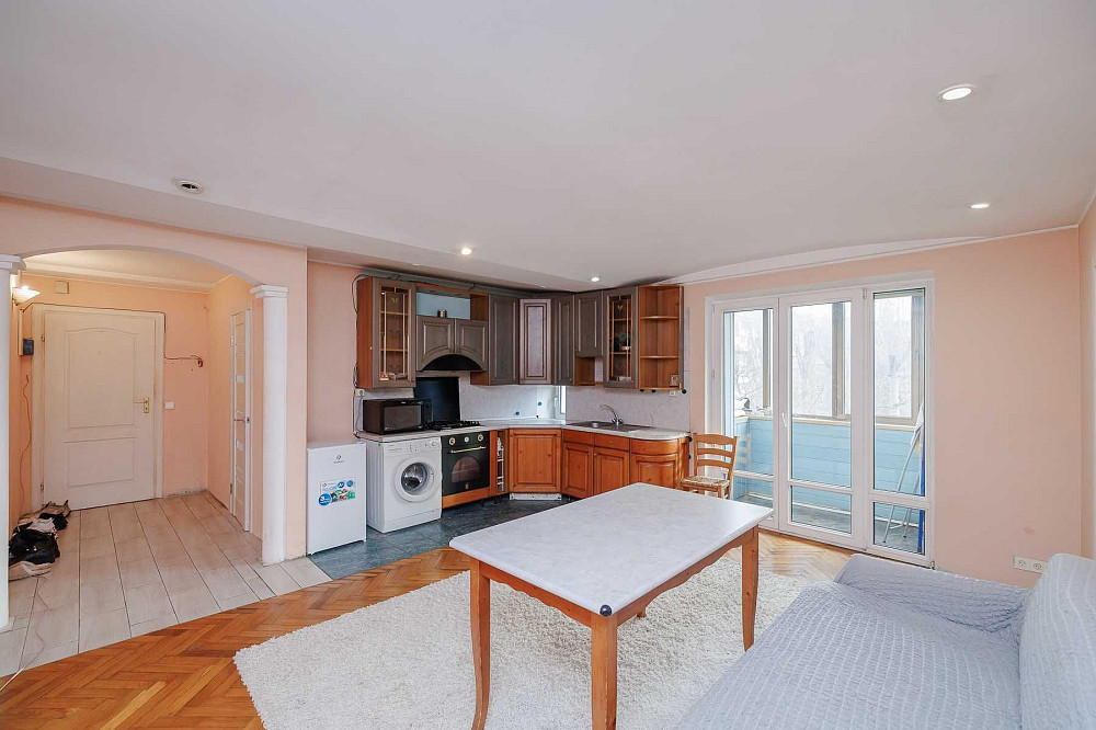 Продам 3к. квартиру возле метро Печерская 2 мин., бульв. Л.Украинки 28 Киев - изображение 1