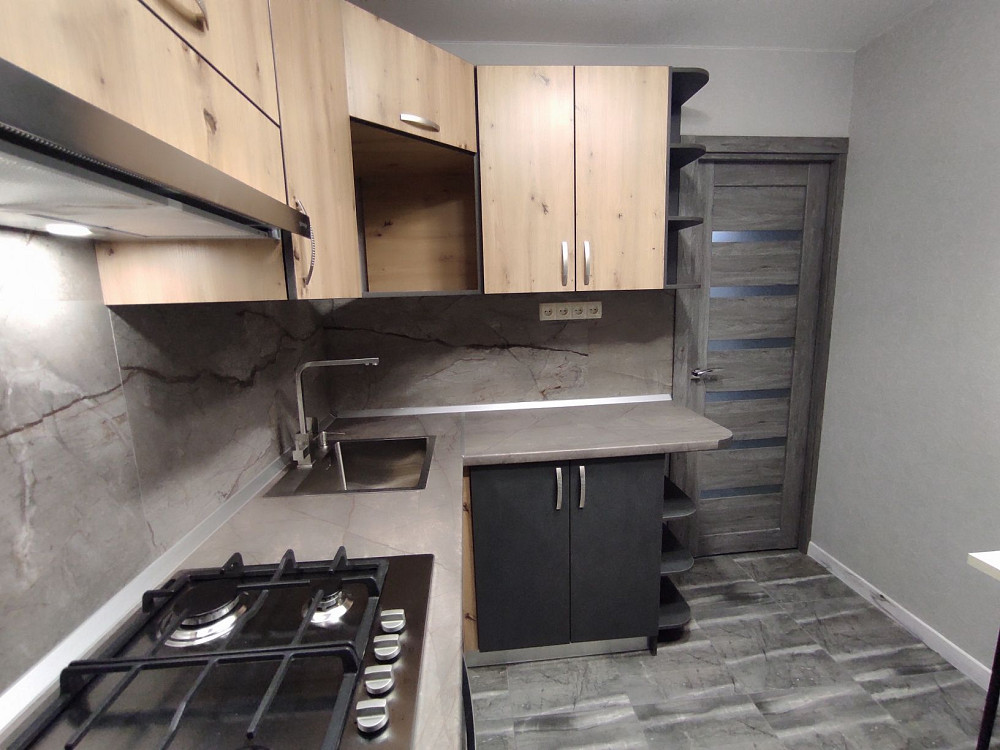 Продам квартиру с ремонтом 2024 г., 4/10 эт., кирпичный дом Дніпро - зображення 3