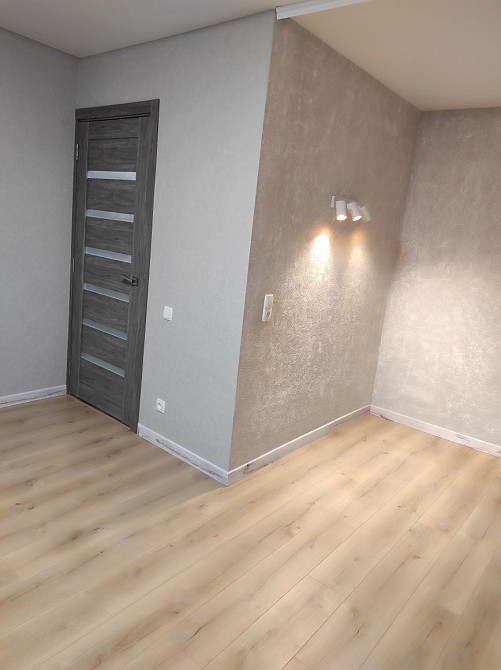 Продам квартиру с ремонтом 2024 г., 4/10 эт., кирпичный дом Дніпро - зображення 8