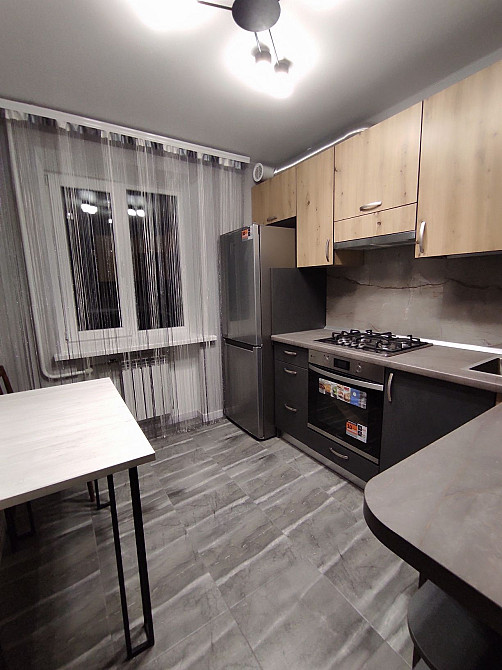 Продам квартиру с ремонтом 2024 г., 4/10 эт., кирпичный дом Дніпро - зображення 4