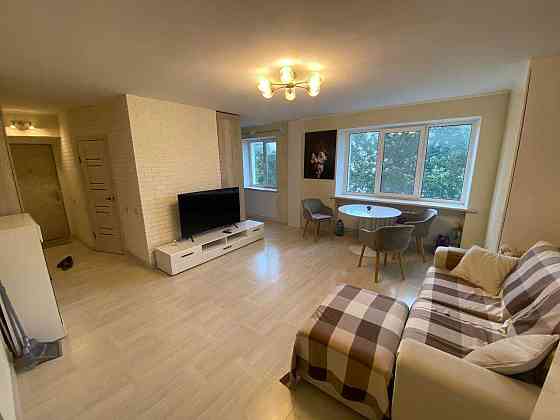 2к Бастіонна, 1/36 Печерський центр Ботсад М Звіринецька Киев