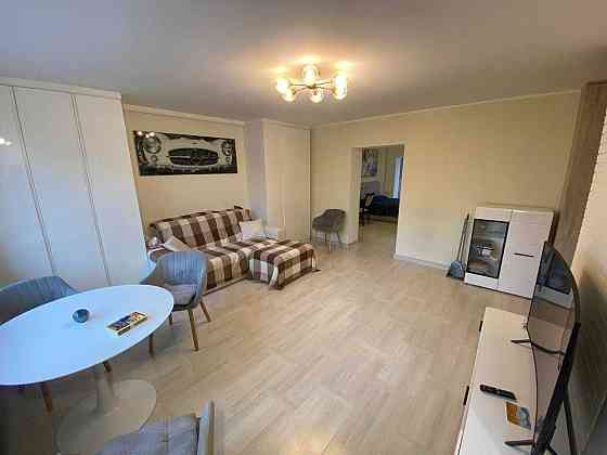 2к Бастіонна, 1/36 Печерський центр Ботсад М Звіринецька Киев