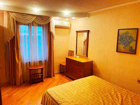 Сдам 3-к.кв. Возле метро Оболонь и ТРЦ Дрим Таун/ ул.Иорданская 11Д Киев