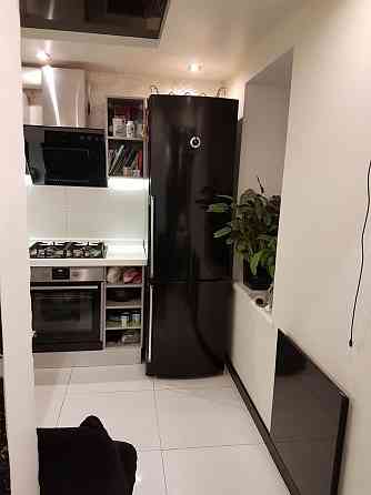 Продам 2х кімнатну квартиру з ремонтом вул.Яскрава Дніпро