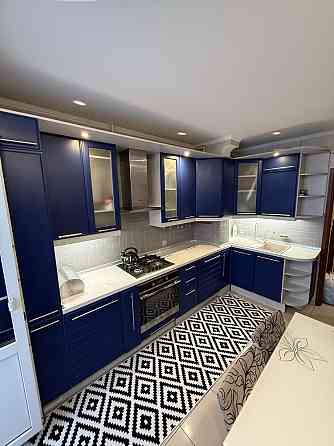 Сдам або продам свою квартиру на Дзержинці ! 3 кімнати все включено Кривий Ріг