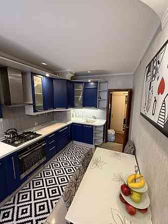 Сдам або продам свою квартиру на Дзержинці ! 3 кімнати все включено Кривий Ріг