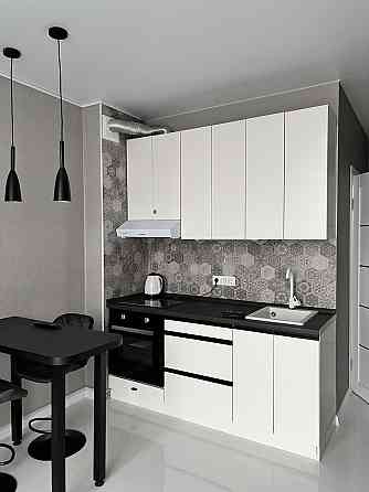 Однокімнатна смарт-квартира біля метро Вирлиця Киев