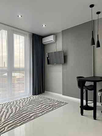 Однокімнатна смарт-квартира біля метро Вирлиця Киев