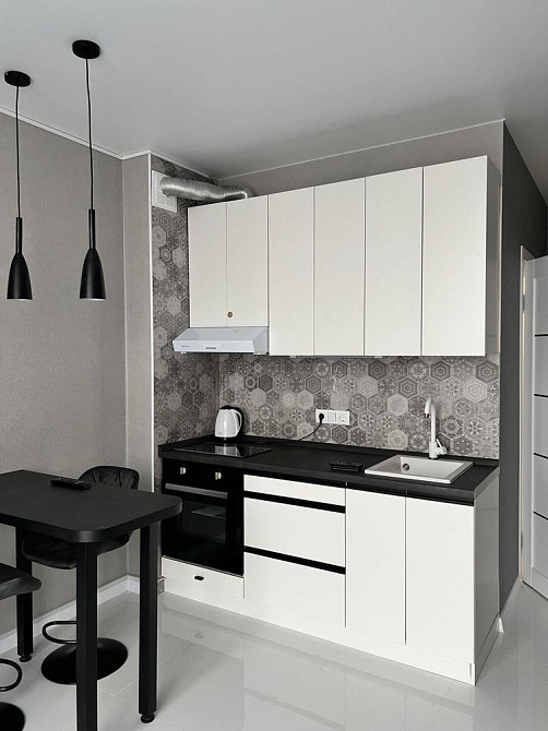 Однокімнатна смарт-квартира біля метро Вирлиця Киев - изображение 2