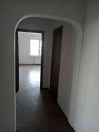 Квартира без меблів , дві кімнати , Моторний пров. 11Б Киев