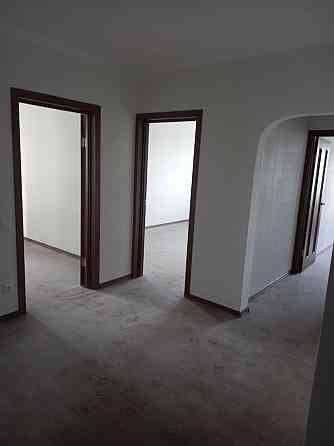 Квартира без меблів , дві кімнати , Моторний пров. 11Б Киев