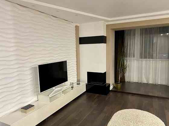 Трикімнатна квартира центр Днепр