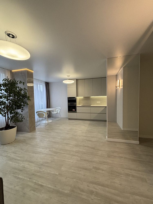 Неймовірна двокімнатна квартира з дорогим ремонтом! Центральний парк! Ірпінь - зображення 4