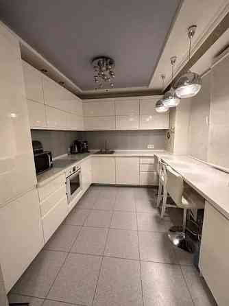 Продам сучасну 3к квартиру біля метро Олексіївська  (  82411 ) Харків