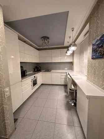 Продам сучасну 3к квартиру біля метро Олексіївська  (  82411 ) Харків