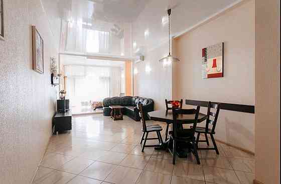 Сдаю в Аркадийском Дворце студию с видом на аквапарк и море. Одеса