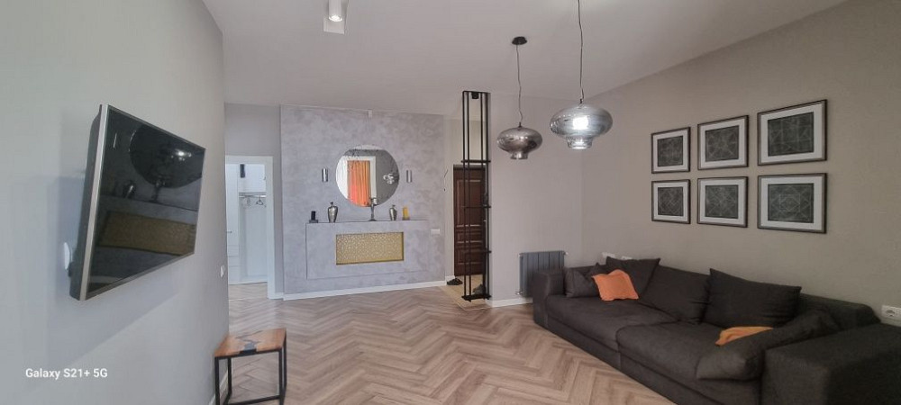 Новобуд . Сучасна квартира в Центрі міста . Район Сільпо . Херсон - изображение 1