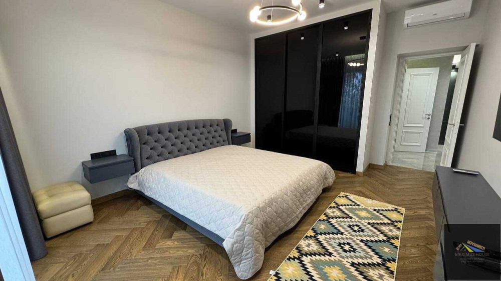 2-кімн. дизайнерська квартира в центрі Черновцы - изображение 2