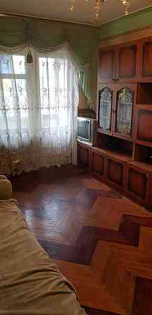 Святошинський р-н, вул. Героїв Космосу 1Б; 2 кмн. 39000$, Без комісії. Киев