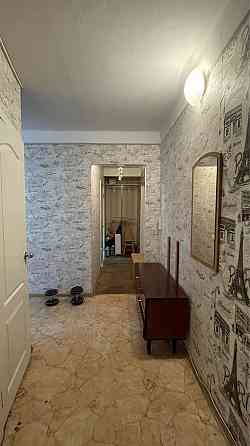 Дарницька площа, Пражська Киев