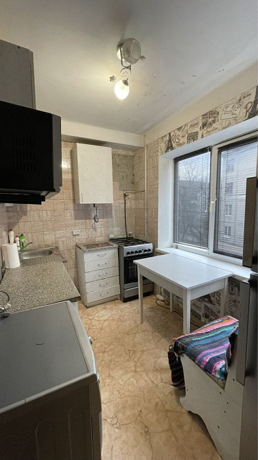 Дарницька площа, Пражська Киев - изображение 1