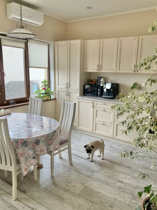 Продаю уютную 2х ком квартиру в тихом районе города Чорноморськ - зображення 1