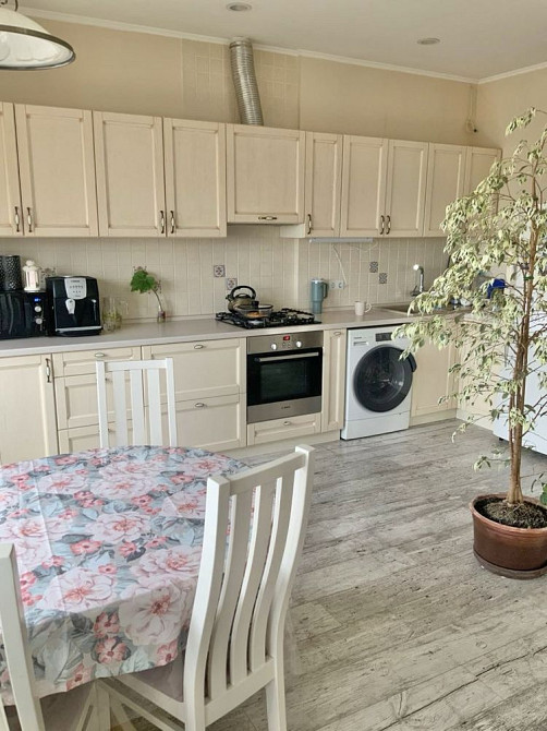 Продаю уютную 2х ком квартиру в тихом районе города Чорноморськ - зображення 2