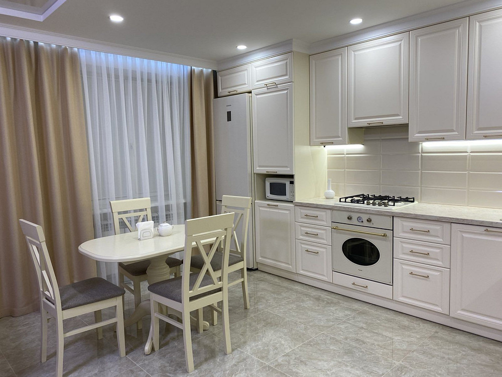 Трикімнатна квартира в центрі міста Шостка - изображение 2