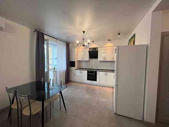 Продаж просторої євро-двокімнатної квартири Подільський район. Киев