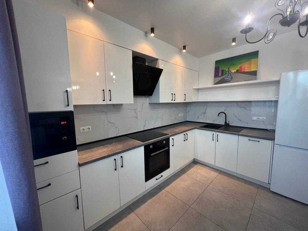 Продаж просторої євро-двокімнатної квартири Подільський район. Киев - изображение 1