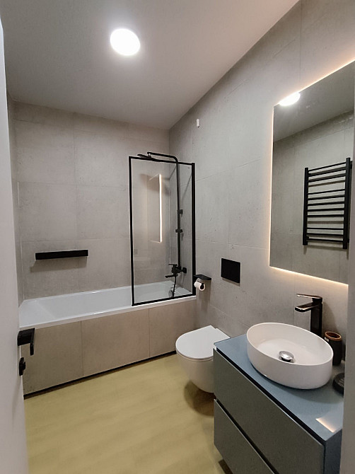 Простора 1но кімнатна в центрі міста ЖК Фемелі Плаза Івано-Франківськ - зображення 8