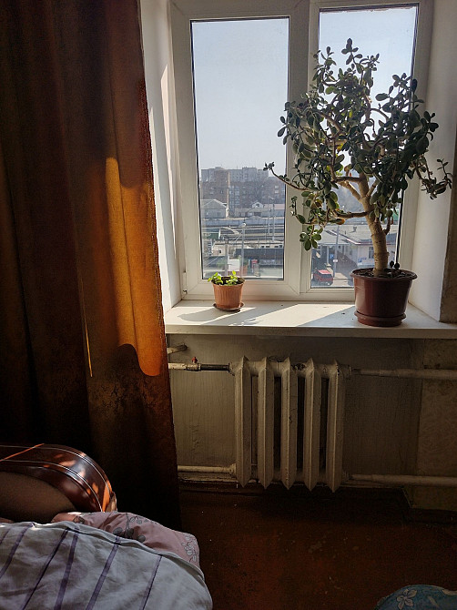 На  ЖД, від власника, 4-х кімнатна ,ізольовані, можна під хостел. Тор Черкаси - зображення 2