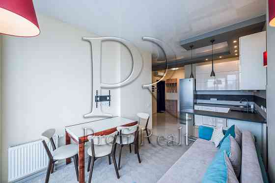 БЕЗ КОМІСІЇ! КПИ Продаж 3к квартири вул. Кирило-Мефодієвська 2 Киев